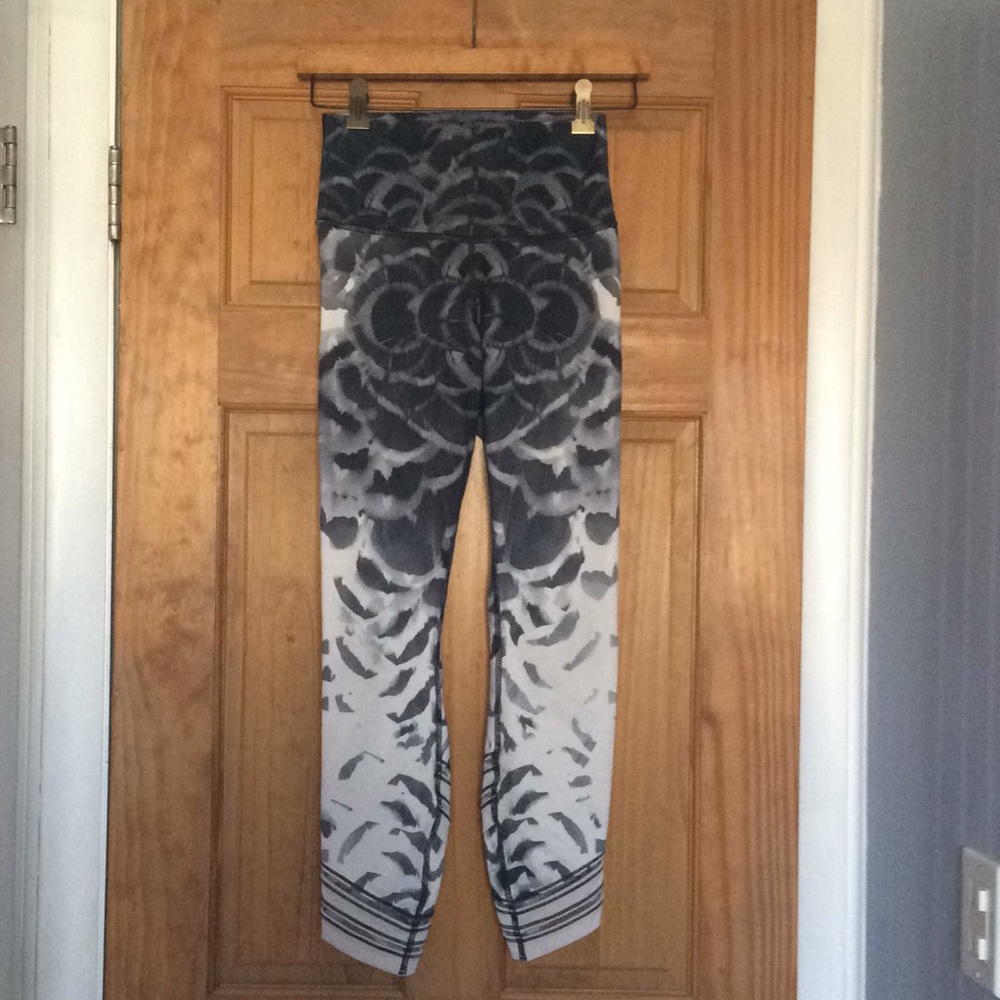 Lululemon Athletica Angel Wing High Times Pant